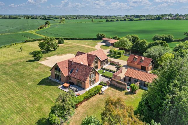 Loves Green, CM1 5 bed detached house for sale