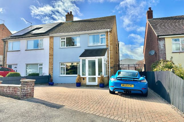 3 bedroom semi-detached house for sale