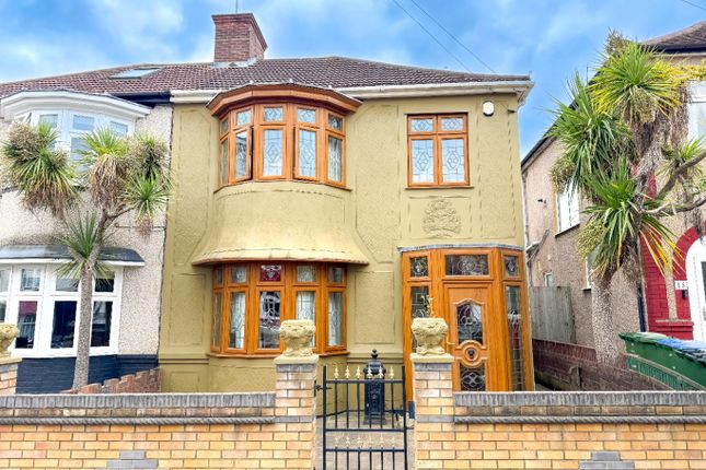Verdun Road, Plumstead, London, SE18 2AN 3 bed semi