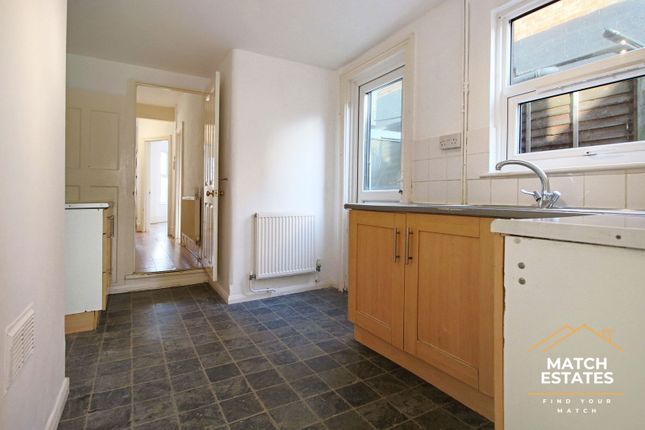 Canterbury Road, Folkestone CT19 5 bed end of terrace house for sale