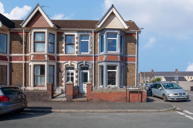 4 bedroom end of terrace house for sale