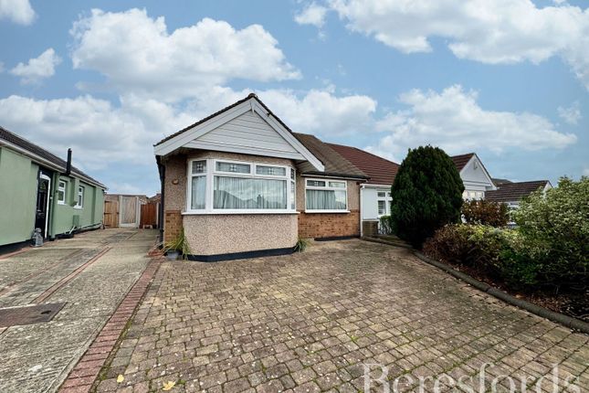 Ascot Gardens, Hornchurch, RM12 3 bed bungalow for sale