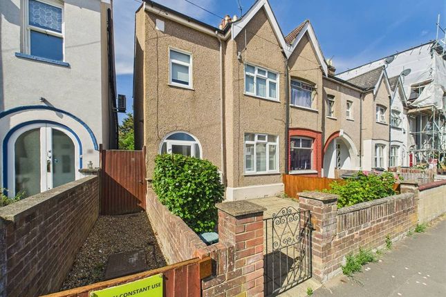 Danesbury Road, Feltham, Middlesex, TW13 3 bed end of terrace house for sale