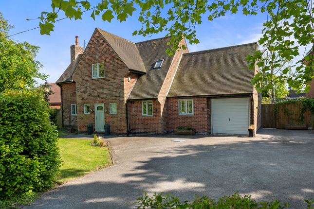 Vernon Crescent, Nottingham NG15 4 bed detached house for sale