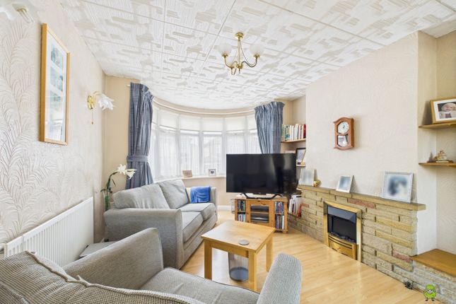 Swaylands Road, Belvedere, Kent, DA17 3 bed semi