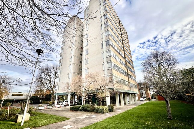 Lower Mortlake Road, Richmond, TW9 2 bed apartment for sale