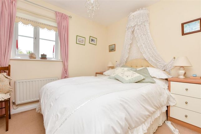 4 bed detached house