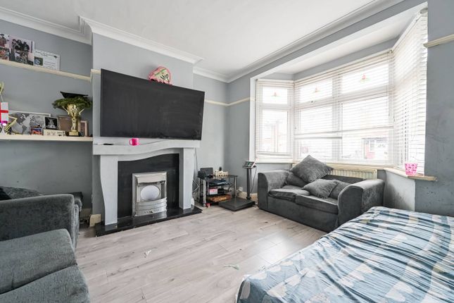Chesterfield Road, Leyton, London, E10 3 bed semi