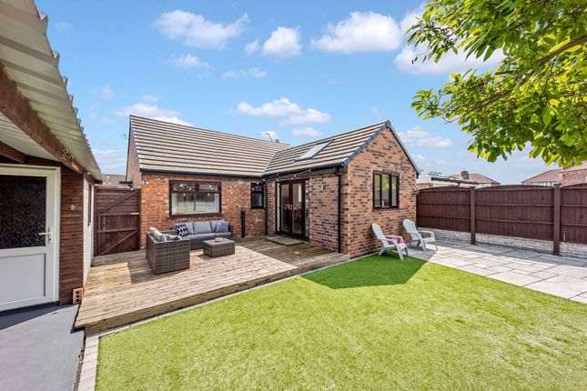 Cleveleys Avenue, Widnes WA8 2 bed bungalow for sale
