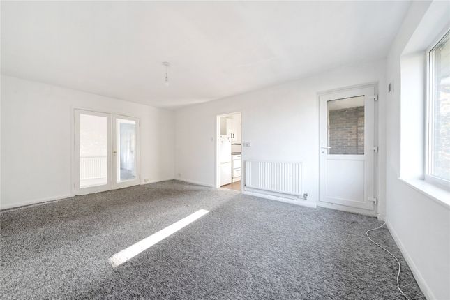 3 bedroom flat for sale