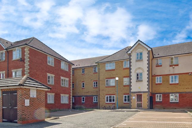 2 bedroom ground floor flat for sale