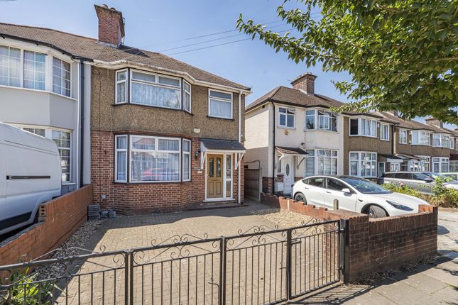 Dorchester Waye, Hayes, UB4 3 bed semi