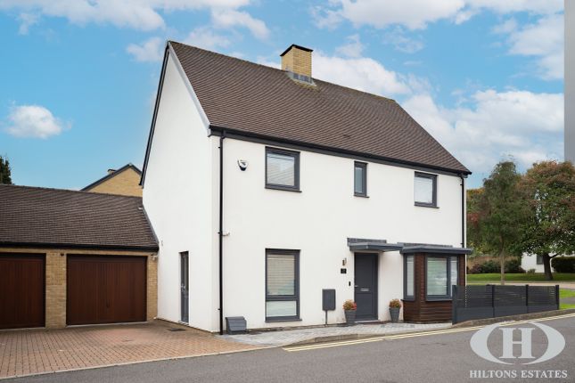 Lawrence Grove, Uxbridge 4 bed detached house for sale