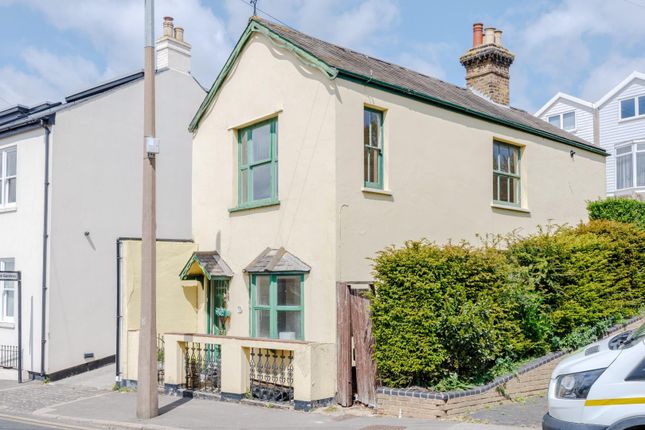 3 bed detached house