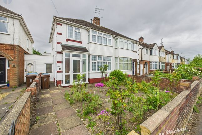 Weedon Road, Aylesbury, Buckinghamshire 3 bed semi