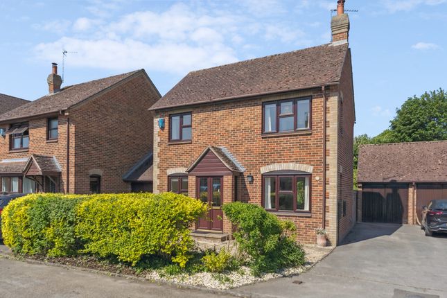 Robert Sparrow Gardens, Crowmarsh, OX10 3 bed detached house for sale