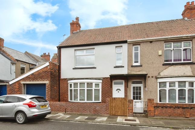 3 bedroom link detached house for sale
