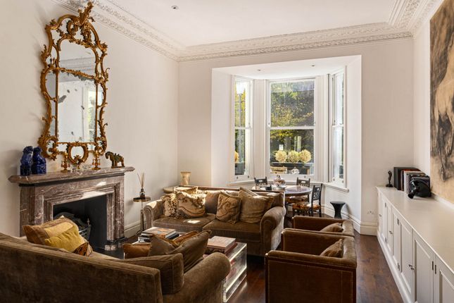 Redcliffe Square, London, SW10 2 bed apartment for sale