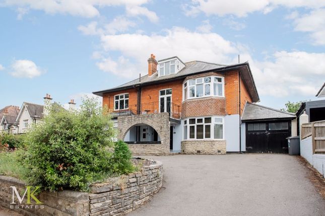 Queens Park South Drive, Bournemouth BH8 1 bed ground floor flat for sale
