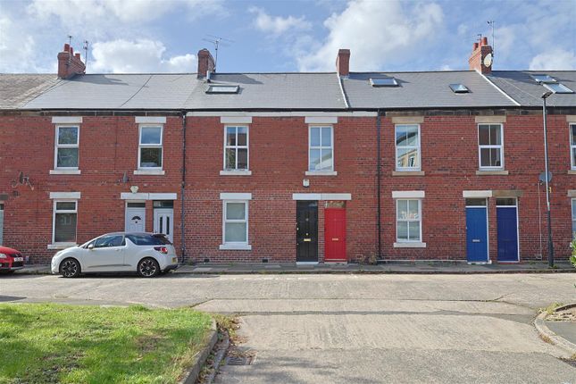 3 bedroom maisonette for sale
