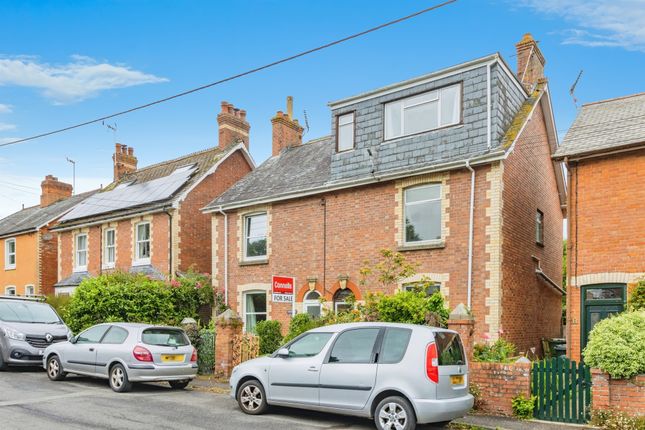 4 bedroom semi-detached house for sale