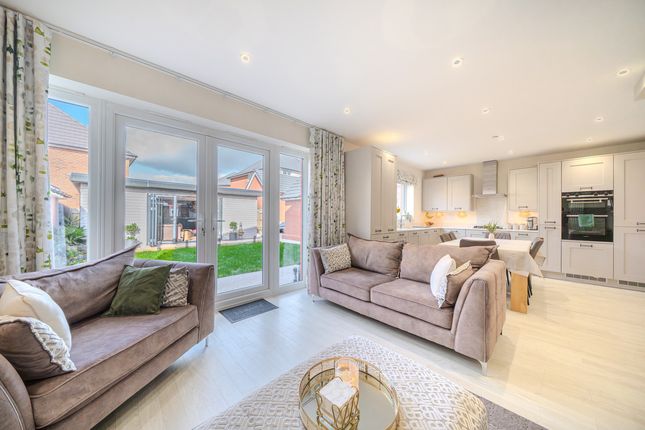 Caldicot NP26 4 bed detached house for sale