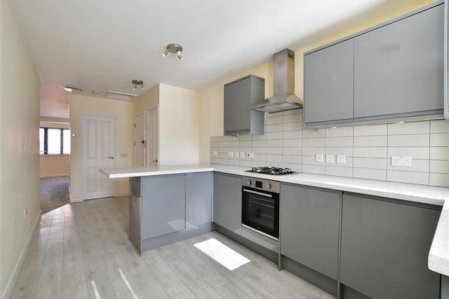 Cantelupe Road, East Grinstead, West... 2 bed ground floor flat for sale
