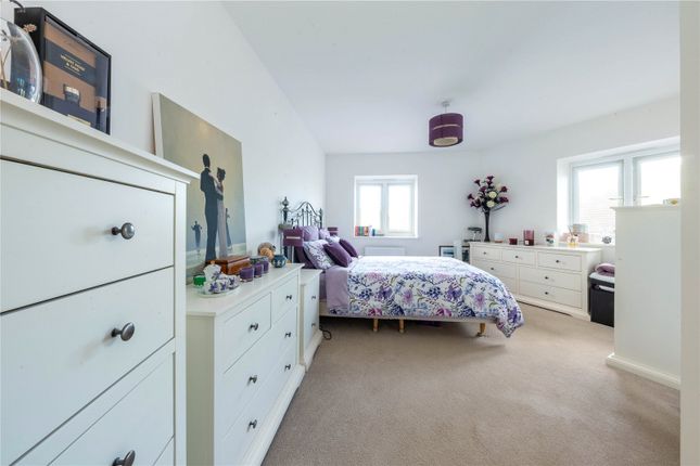 Edmett Way, Maidstone, ME17 2 bed flat for sale