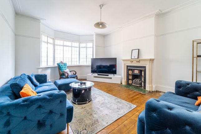 5 bedroom semi-detached house for sale