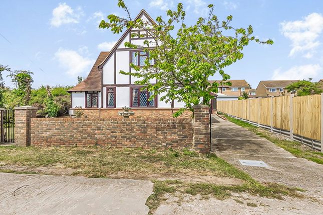 Clarence Gardens, Sheerness ME12 5 bed detached house for sale