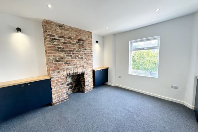 Radnor Bridge Road, Folkestone, CT20 2 bed flat for sale