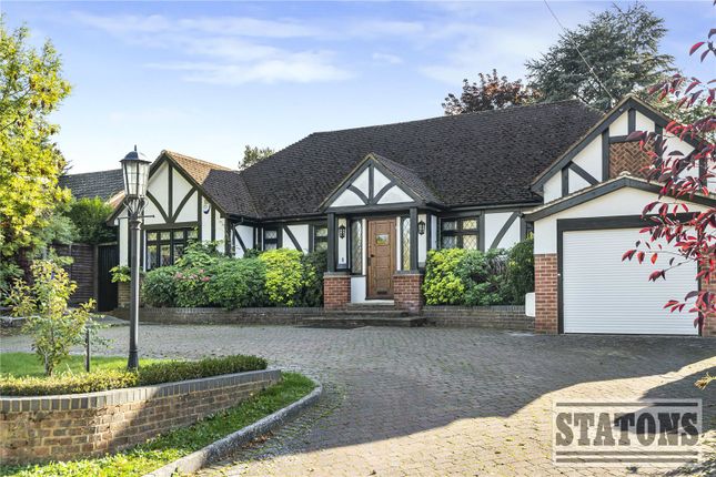 The Warren, Radlett, Hertfordshire, WD7 4 bed detached house for sale