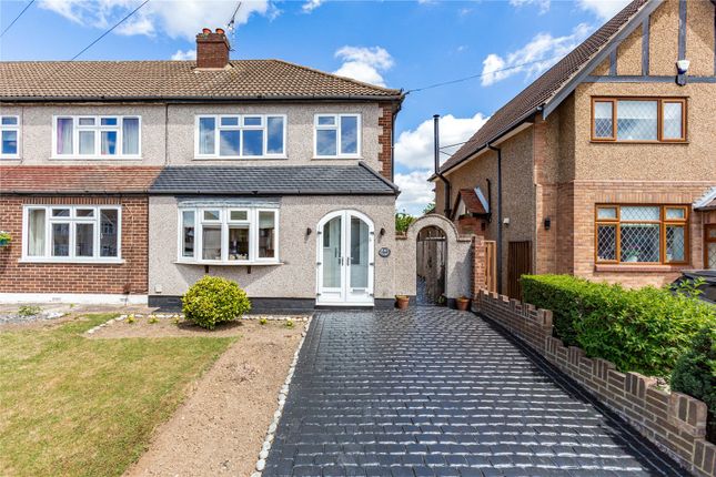 Collier Row Lane, Romford, RM5 3 bed end of terrace house for sale