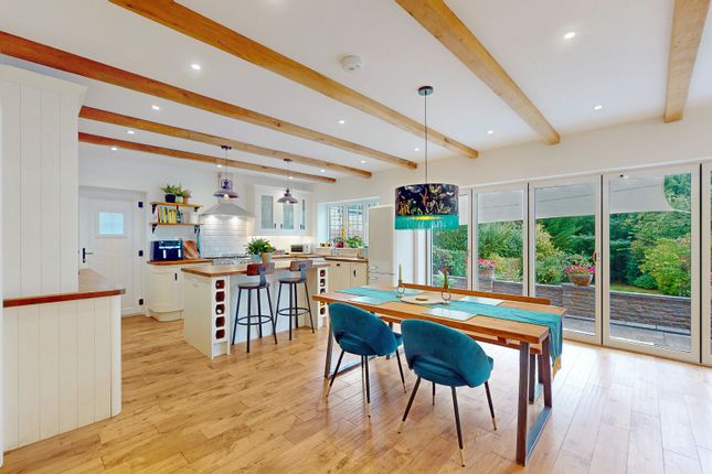 7 bedroom semi-detached house for sale