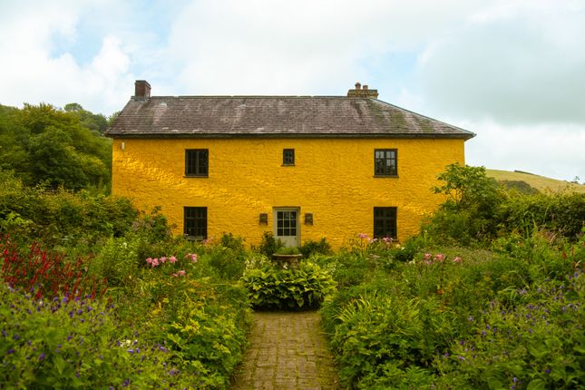 Pant y Ffynnon, Llanfynydd, Carmarthen 4 bed detached house for sale