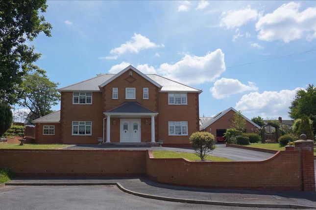 Clos Y Dderwen, GORSLAS, Llanelli 4 bed detached house for sale