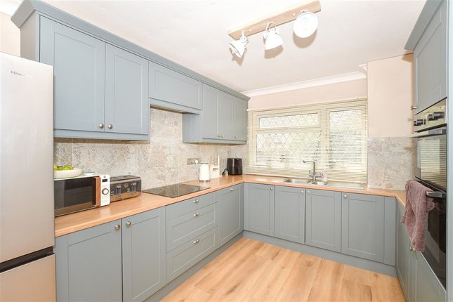 Cambridge Way, Uckfield, East Sussex 3 bed semi