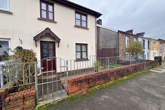 3 bed end terrace house