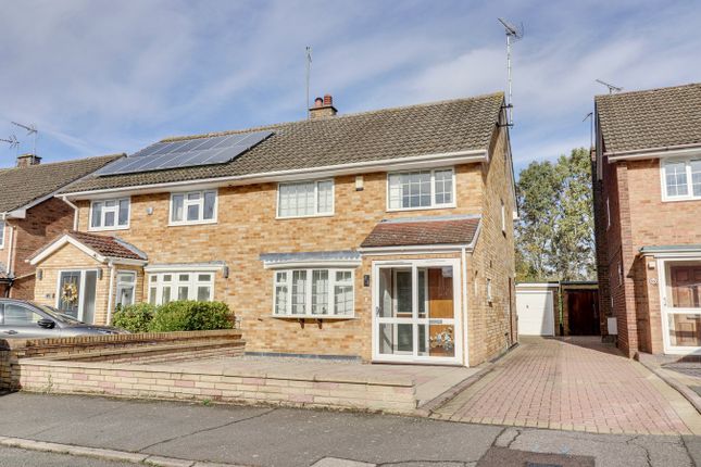 Sakins Croft, Harlow, CM18 3 bed semi