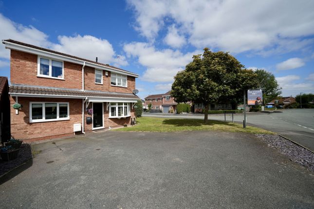 Turnstone Drive, Wolverhampton WV10 4 bed detached house for sale