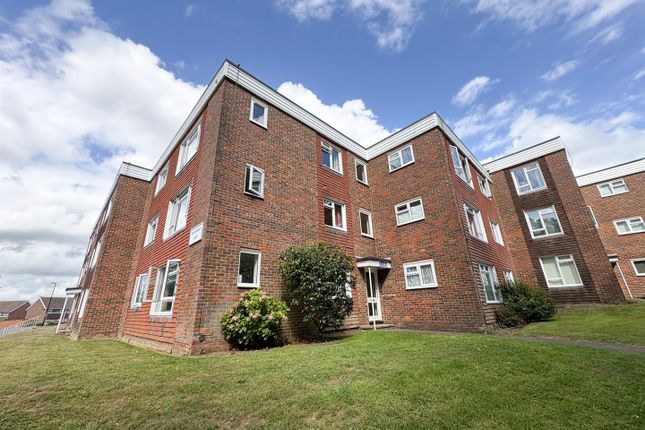 Wolstonbury Court, Burgess Hill 2 bed flat for sale
