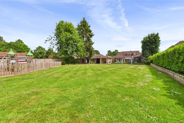 Guildford Road, Surrey GU24 5 bed detached house for sale