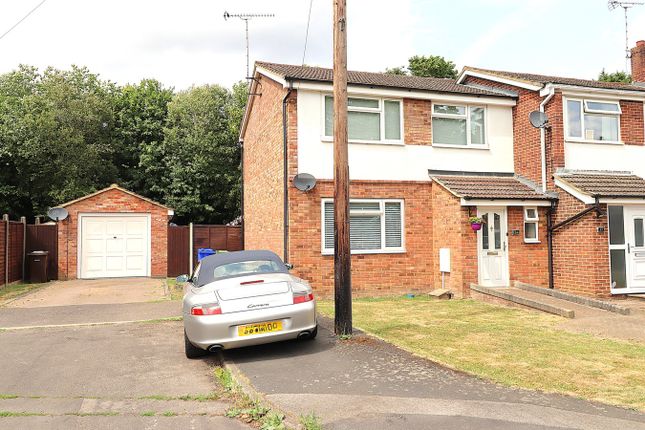 Marshall Close, FARNBOROUGH GU14 3 bed end of terrace house for sale