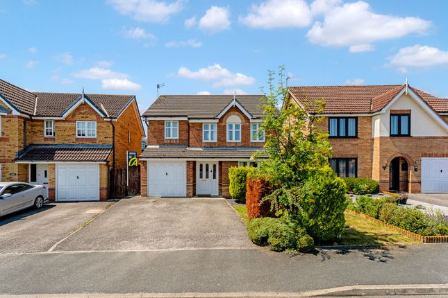 Hampton Court Way, Widnes WA8 4 bed detached house for sale