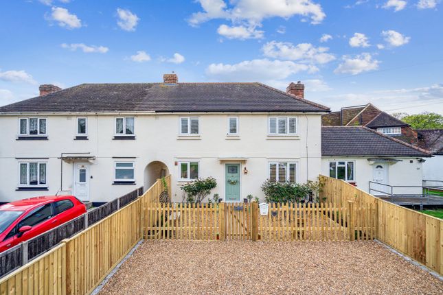 Gaviots Green, Gerrards Cross SL9 3 bed semi