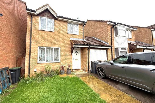 3 bed link detached house