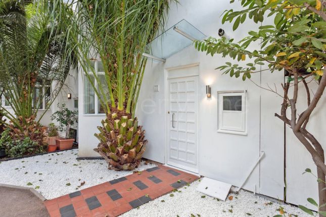 3 bedroom mews property for sale