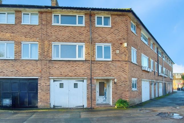 Parkway, Cheshire SK9 2 bed terraced house for sale