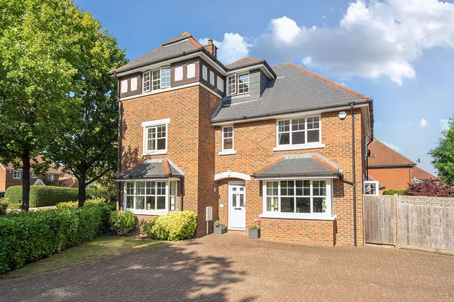 5 bedroom semi-detached house for sale