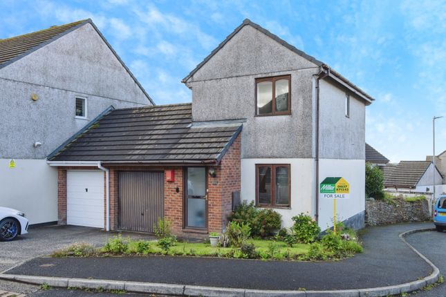 2 bedroom link detached house for sale